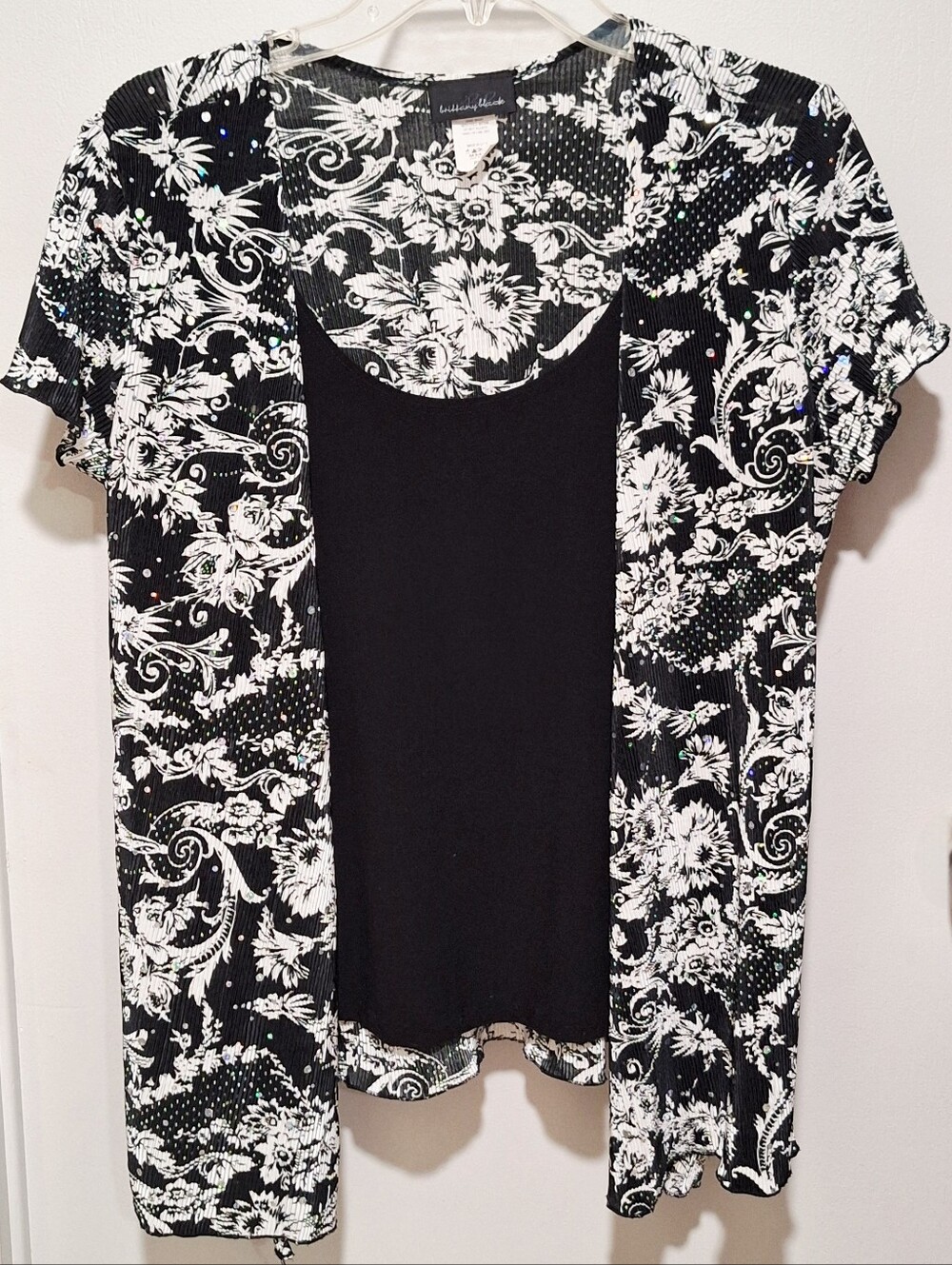 Brittany Black Short Sleeve Black & White Floral Open-Front & Tank Top Size L - Picture 2 of 11